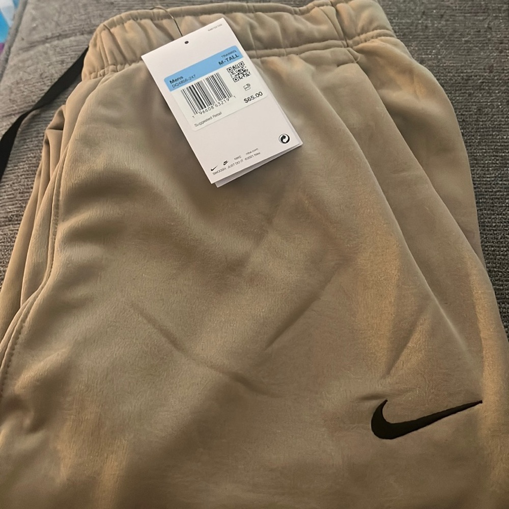 Nike new with tags size medium, tall, standard fit